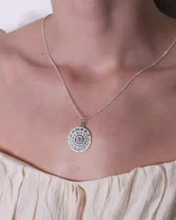 Collar Akot